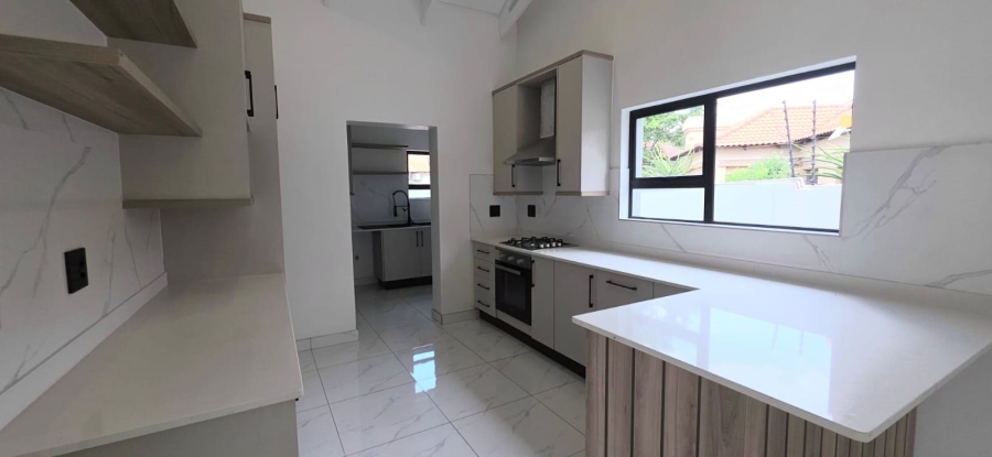 To Let 3 Bedroom Property for Rent in Melodie North West